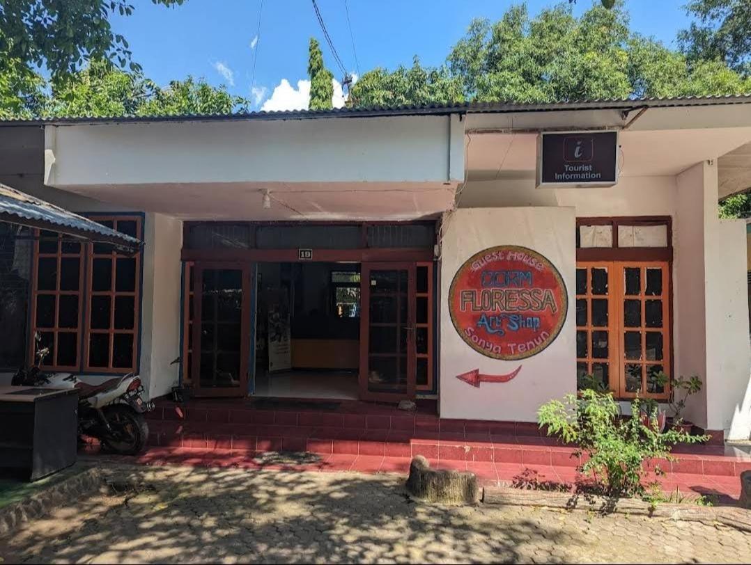 Guest House Dorm Floressa Maumere Exterior foto