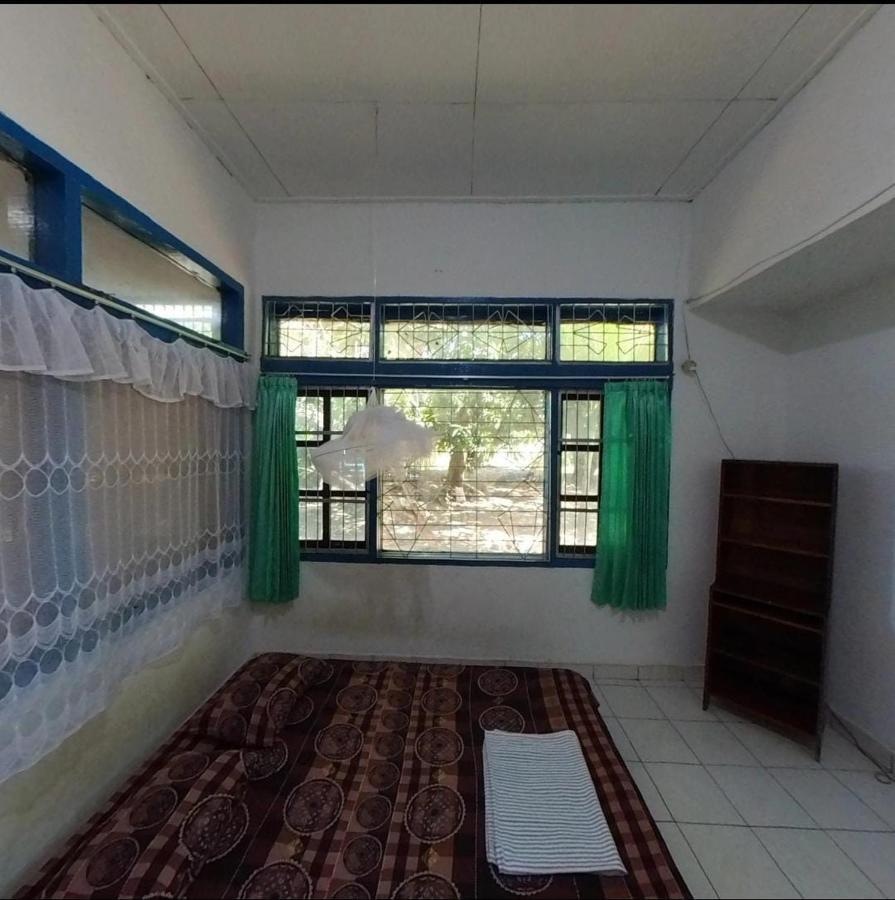 Guest House Dorm Floressa Maumere Exterior foto